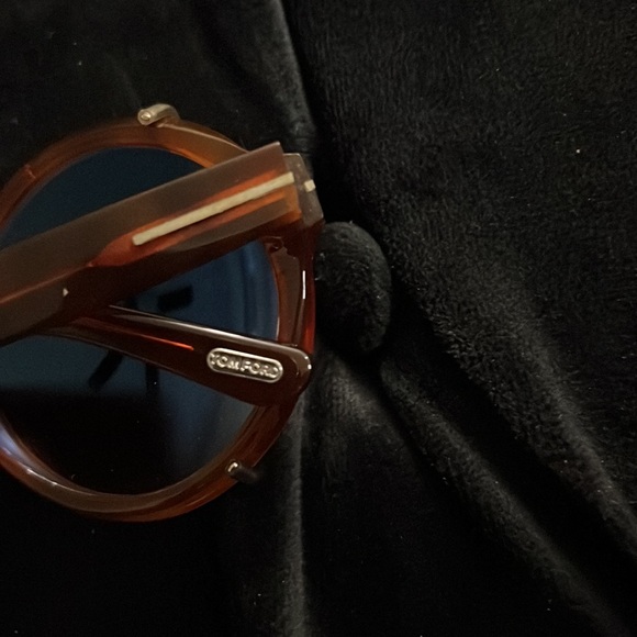 AuthenticTom Ford “Sakia” Sunglasses - Picture 7 of 15